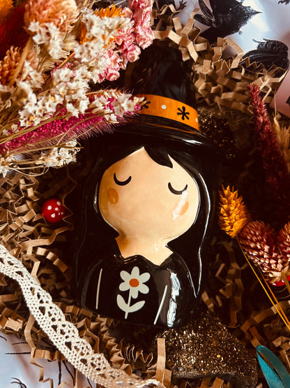 FRIGHTFUL FOLK WITCH OIL BURNER