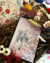 The Selected Poems of Emily Dickinson (Poetry Paperback Book)