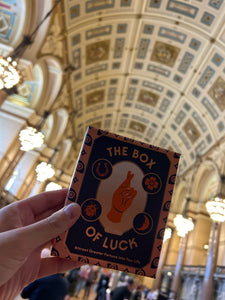 THE BOX OF LUCK TAROT CARDS