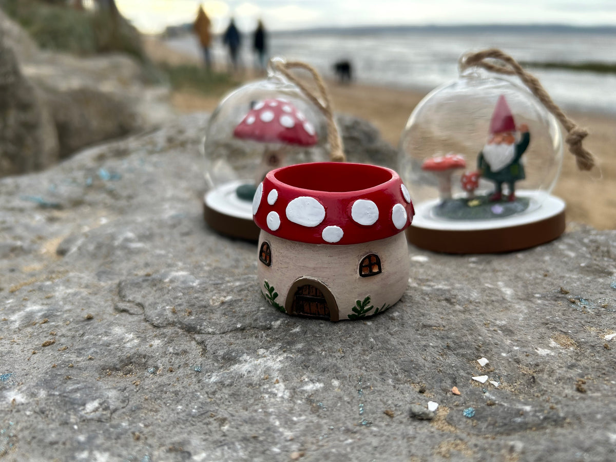 MUSHROOM HOUSE RESIN TEALIGHT HOLDER 🍄