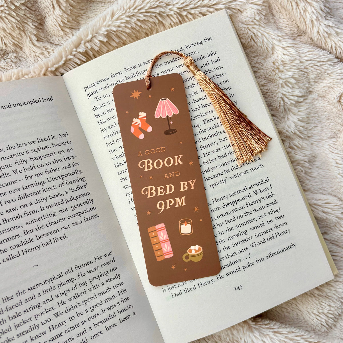 Cosy Autumn Bookish Bookmark with Tassel – Bed by 9pm