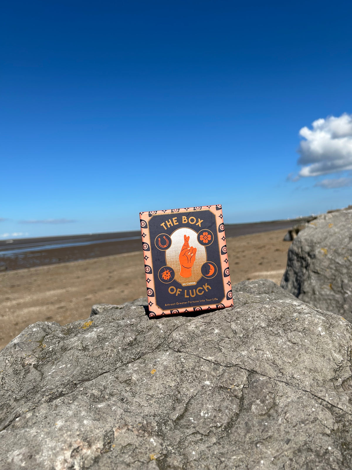 THE BOX OF LUCK TAROT CARDS
