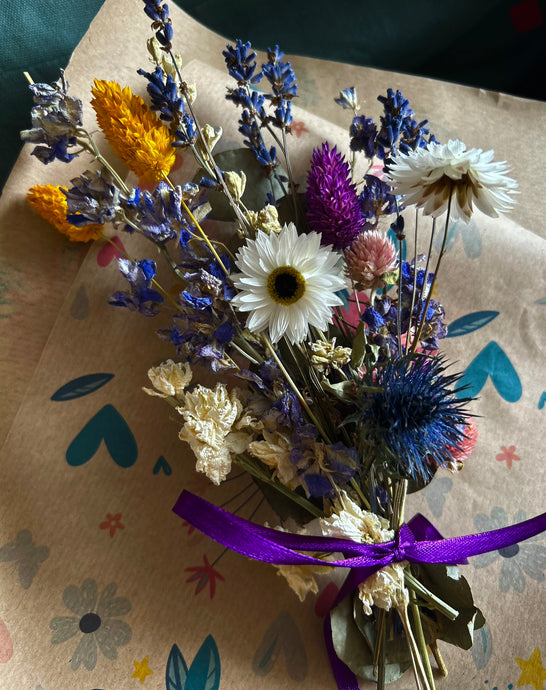 A Little Posy of Magic to Complete Your Gift 🌿🌸🍃