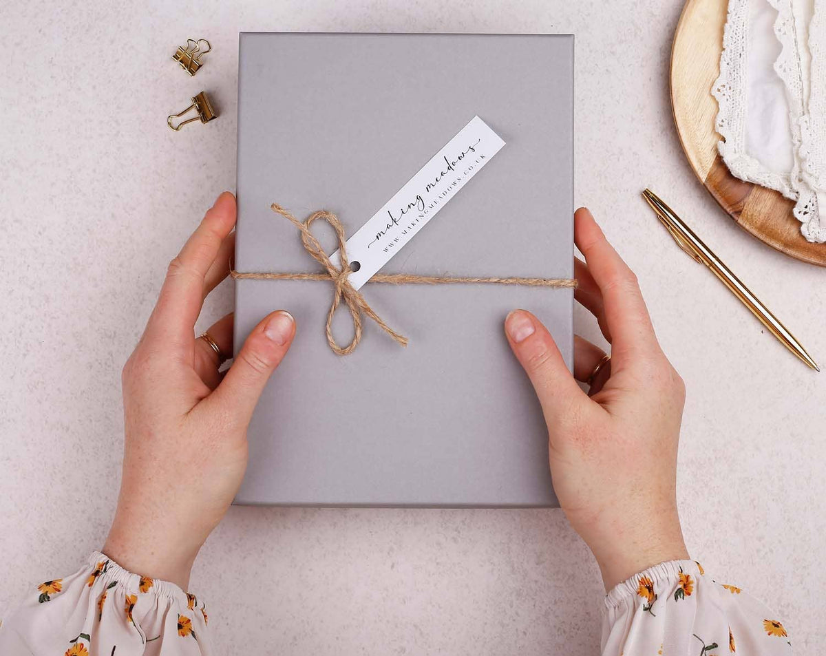 Letter Writing Paper Set | A5 Cowboy Rodeo Gift Box: Presentation Pack - Grey Gift Box / Lined