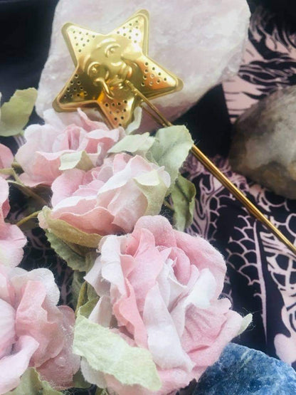 Vintage Style Rose Garland 🥀
